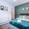 Charming 3 Bed Home in the Garden Quarter, Chester