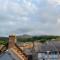 Character Townhouse in Town Centre & Superb Views