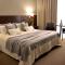 ian Hotel