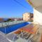 Apartments with a swimming pool Mali Rat (Omis) - 9698 - Dugi Rat