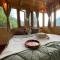 Luxury Treehouse with Jacuzzi in Jibhi - Jibhi