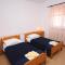 Family friendly seaside apartments Jezera, Murter - 9502