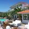 Sandy Bay Hotel