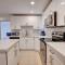 5 BR Mansion with Pool and non-heated Jacuzzi Games in Boynton Beach - بوينتون بيتش
