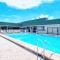 All-New, First Floor, Bunk Bed, Huge Pool, 70 inch TV, Tiki Bar! - ساراسوتا