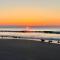 BEAUTIFUL BEACHFRONT-Oceanfront First Floor 2BR 2BA Condo in Cherry Grove, North Myrtle Beach! RENOVATED with a Fully Equipped Kitchen, 3 Separate Beds, Pool, Private Patio & Steps to the Sand! - ميرتل بيتش