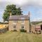 Luxury Farmhouse with Stunning Views and Hot Tub - Ebberston