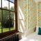 Upside house Beautiful 5 bedroom house sleeps 13 with hottub, games room and garden near Bath