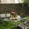 Upside house Beautiful 5 bedroom house sleeps 13 with hottub, games room and garden near Bath