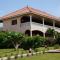 Lemon Creek Hotel Resort