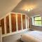 Cosy Cottage in Wild Countryside by Llys-y-Fran