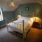 Cosy Cottage in Wild Countryside by Llys-y-Fran