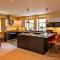 Finest Retreats - The Old Post Office Apartment 3