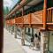 Mountaineer Lodge