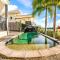 Luxe Bayview Oasis with Dream Waterfront Pool - Stuart Park