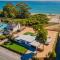 Coastal Estate wHot Tub Ocean Views Walk to Beach Restaurants & More - El Granada