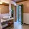 Aggel's House - stone house - private pool - courtyard - countryside views - Káto Piskapí