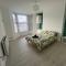 Tropical Apartment, 10 min from Blackpool tower, outside space, sleeps 12 - Blackpool