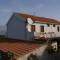Apartments with a swimming pool Splitska, Brac - 2889