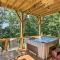 Escape with Hot Tub, Mtn Views 5 Mi to Urban Trail - 阿什维尔