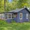 Cozy pet friendly cabin with dock, firepit, bikes, grill - Newaygo