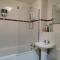 Liverpool City Centre Private Rooms including smart TVs - with Shared Bathroom
