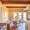 Updated Glen Arbor Cottage on Lake Dock and Mooring - بلدة غلين أربور