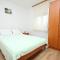 Apartment Petrcane 3300b