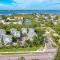 Longboat Key Cedars Beach House-Pet Friendly-2 Minute To The Beach - Longboat Key