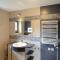 Apartament nad jeziorem z tarasem