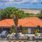 Lama y Solo Unique private room walking distance to the Beach
