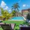 Lama y Solo Unique private room walking distance to the Beach