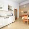 Family friendly apartments with a swimming pool Basanija, Umag - 3402 - 萨武德里亚