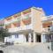 Apartments with a parking space Stanici, Omis - 2818