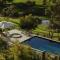 TIMBA - Luxury bush rtreet with pool and spa - The Range