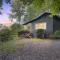 Blue Ridge Lookout Beautiful Modern Cabin - Nature Hikes and Pets OK cabin