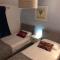 Hedgehog Cottage with garden in Bronte village!