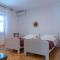 Sidus Maris, Spacious Seaside Apartment with Free Parking