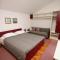 Apartments by the sea Igrane, Makarska - 5266