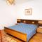 Apartments with parking space Punat, Krk - 5428