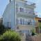 Studio Senj 5560a Studio Senj 5560a