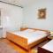 Apartments with a parking space Senj - 5572