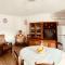 Apartments with parking spaces Sutivan, Brac - 5654