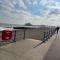 "The Eastbourne" Pet Friendly Seafront Apartment - 伊斯特布恩