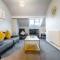 Sheffield Contractors Stays- Sleeps 6, 3 bed 3 bath house. Managed by Chique Properties Ltd - Brightside