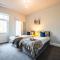 Sheffield Contractors Stays- Sleeps 6, 3 bed 3 bath house. Managed by Chique Properties Ltd - Brightside