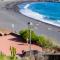 THE POPPIES Guest House - 100m Ocean - Private Spaces