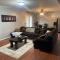 Cute 2-BRM Walkout apt with pool table and theater - Lexington