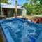 Steps from Downtown Pigeon Forge Parkway + Private Hottub and firepit - Wifi - Firefly Bungalows - Pigeon Forge