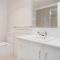 61 Myack Street - Modern 4BR Home in Berridale l WiFi l Aircon